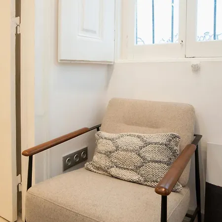 Chic 1bed Retreat In Bairro Alto